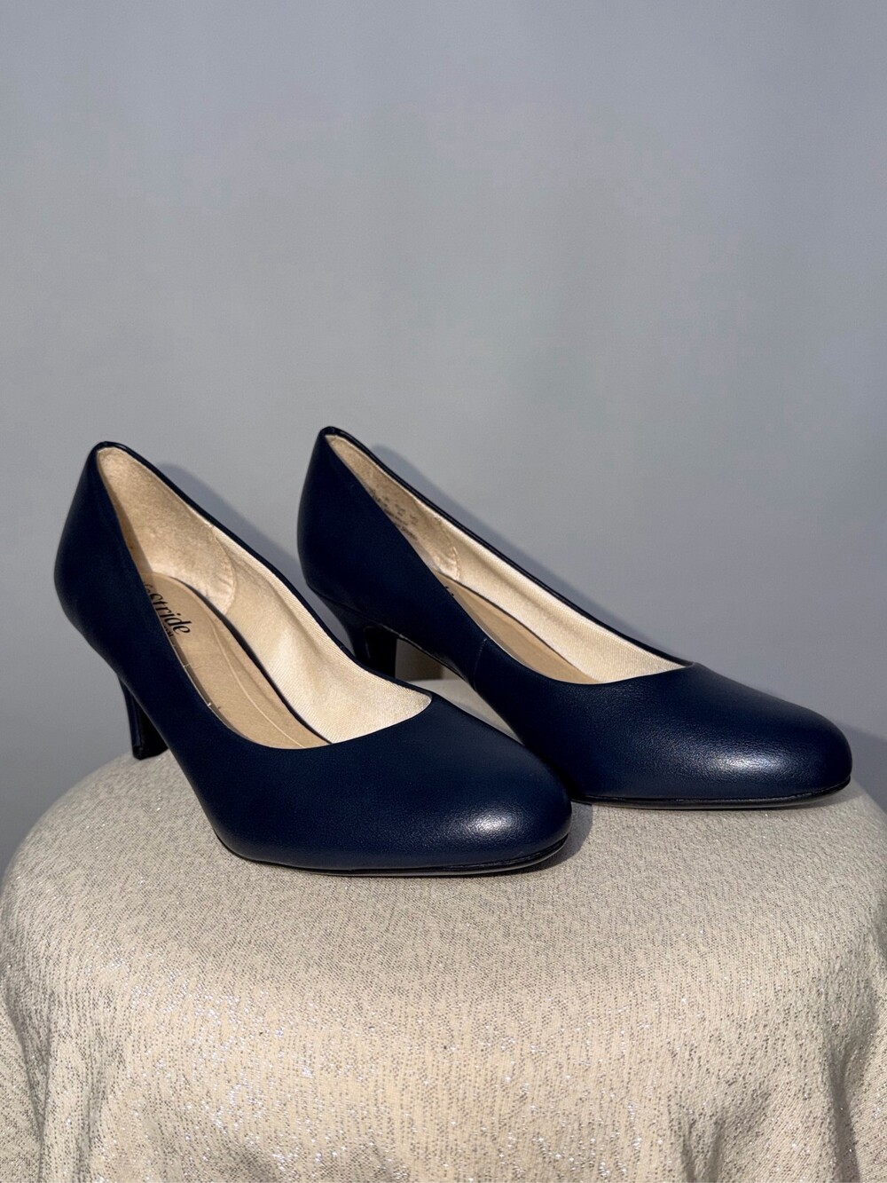 LifeStride Soft System Navy Blue Round Toe Kitten Heel Pumps Women's